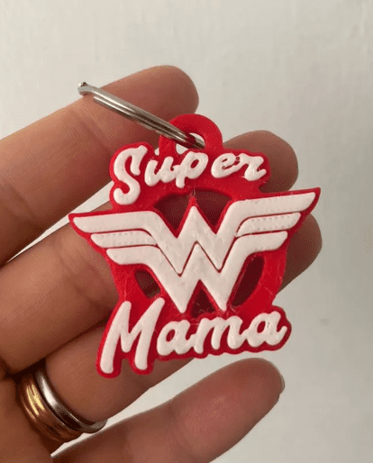 llavero Súper Mamá 3D personalizado impreso en Plasencia